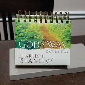 God's Way : Day by Day by Charles F. Stanley (2007, Perfect)